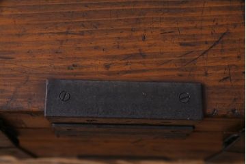 アンティーク雑貨　和製アンティーク　センターテーブルにも!重厚さ漂う木製トランク(長持、木箱、収納箱)(R-037858)