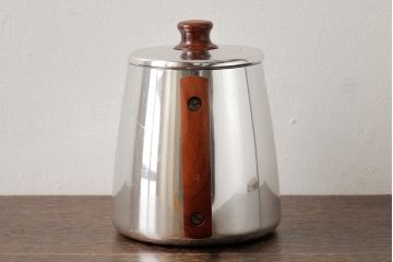 ヴィンテージ雑貨　イギリス製　SONA社　木製の取っ手が可愛らしいアルミポット(ティーポット、コーヒーポット、ビンテージ)(R-037861)