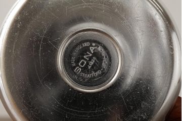 ヴィンテージ雑貨　イギリス製　SONA社　木製の取っ手が可愛らしいアルミポット(ティーポット、コーヒーポット、ビンテージ)(R-037861)