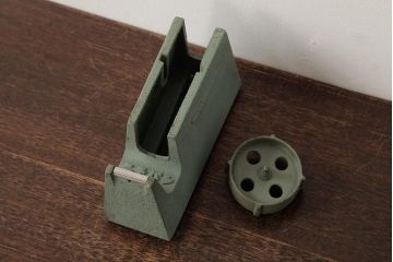 アンティーク雑貨　ニチバン　鋳造　重厚な佇まいが格好いいテープカッター(R-037863)