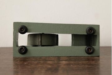 アンティーク雑貨　ニチバン　鋳造　重厚な佇まいが格好いいテープカッター(R-037863)