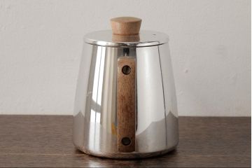 ヴィンテージ雑貨　イギリス製　SONA社　木製の取っ手が可愛らしいアルミティーポット(コーヒーポット、ビンテージ)(R-037866)