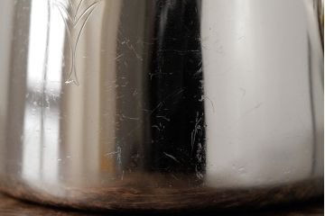 ヴィンテージ雑貨　イギリス製　SONA社　木製の取っ手が可愛らしいアルミティーポット(コーヒーポット、ビンテージ)(R-037866)