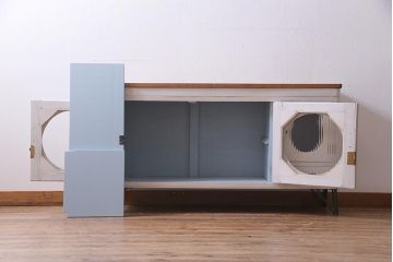 アンティーク家具　リメイク　ダイヤガラス・モールガラス　丸窓　アンティークペイントがおしゃれな鉄脚付きテレビ台(収納棚、キャビネット、リビングボード)(R-037869)