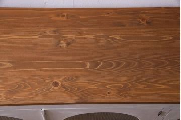 アンティーク家具　リメイク　ダイヤガラス・モールガラス　丸窓　アンティークペイントがおしゃれな鉄脚付きテレビ台(収納棚、キャビネット、リビングボード)(R-037869)