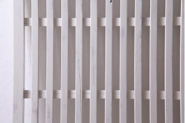 アンティーク建具　ホワイトペイントが爽やかな荒格子戸1枚(引き戸、建具)(R-037889)