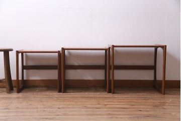 ヴィンテージ家具　北欧ビンテージ　G-PLAN(ジープラン)　チーク材　温かみのある木味のネストテーブル(サイドテーブル)(R-037893)