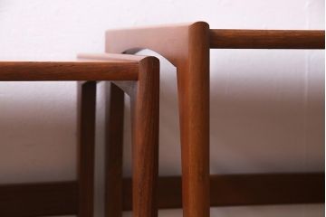 ヴィンテージ家具　北欧ビンテージ　G-PLAN(ジープラン)　チーク材　温かみのある木味のネストテーブル(サイドテーブル)(R-037893)