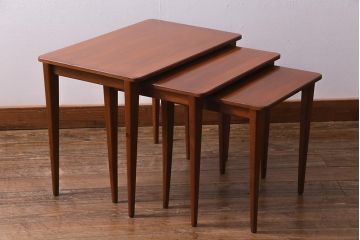 ヴィンテージ家具　北欧ビンテージ　GORDON RUSSELL(ゴードンラッセル)　チーク材　シンプルかつおしゃれなネストテーブル(サイドテーブル)(R-037895)