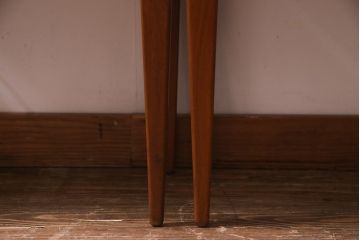 ヴィンテージ家具　北欧ビンテージ　GORDON RUSSELL(ゴードンラッセル)　チーク材　シンプルかつおしゃれなネストテーブル(サイドテーブル)(R-037895)