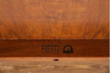 ヴィンテージ家具　北欧ビンテージ　GORDON RUSSELL(ゴードンラッセル)　チーク材　シンプルかつおしゃれなネストテーブル(サイドテーブル)(R-037895)