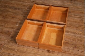 中古　松本民芸家具　特注品!　クラシカルな気品あふれるサイドボード(収納棚)(定価約85万円)(R-037900)