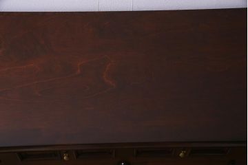 中古　松本民芸家具　特注品!　クラシカルな気品あふれるサイドボード(収納棚)(定価約85万円)(R-037900)