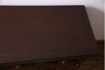 中古　松本民芸家具　特注品!　クラシカルな気品あふれるサイドボード(収納棚)(定価約85万円)(R-037900)