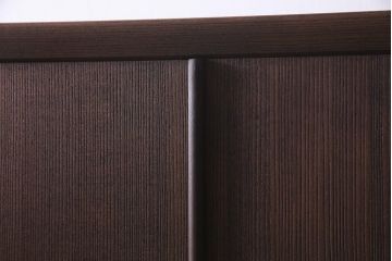 中古　伝統工芸品　田澤謙介作　隠し付き　梅の意匠金具がアクセントになった加茂総桐箪笥(総桐たんす、洋服タンス、衣装タンス)(定価約120万円)(R-037904)