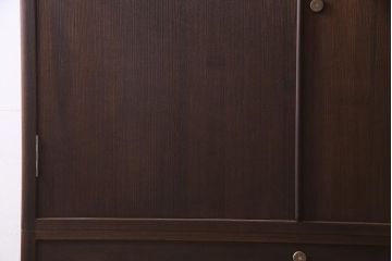中古　伝統工芸品　田澤謙介作　隠し付き　梅の意匠金具がアクセントになった加茂総桐箪笥(総桐たんす、洋服タンス、衣装タンス)(定価約120万円)(R-037904)