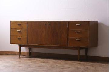 ヴィンテージ家具　イギリスビンテージ　WRIGHTON FURNITURE　北欧スタイルのサイドボード(リビングボード、収納)(R-037905)