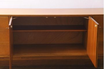 ヴィンテージ家具　イギリスビンテージ　WRIGHTON FURNITURE　北欧スタイルのサイドボード(リビングボード、収納)(R-037905)