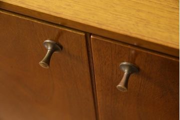 ヴィンテージ家具　イギリスビンテージ　WRIGHTON FURNITURE　北欧スタイルのサイドボード(リビングボード、収納)(R-037905)