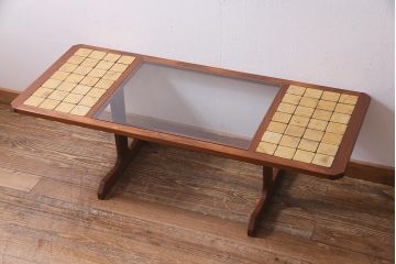 ヴィンテージ家具　G-PLAN　北欧ビンテージ　タイル・ガラス入りセンターテーブル(ローテーブル)(R-037906)