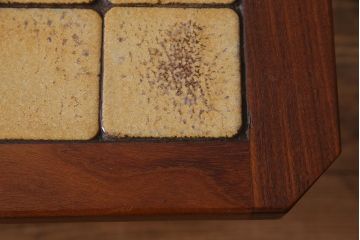 ヴィンテージ家具　G-PLAN　北欧ビンテージ　タイル・ガラス入りセンターテーブル(ローテーブル)(R-037906)