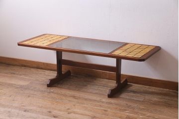 ヴィンテージ家具　G-PLAN　北欧ビンテージ　タイル・ガラス入りセンターテーブル(ローテーブル)(R-037906)