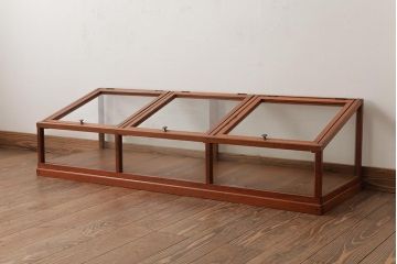 アンティーク家具　ガラス扉　レトロな雰囲気あふれる卓上ガラスケース(ショーケース、陳列棚、コレクションケース)(R-037907)