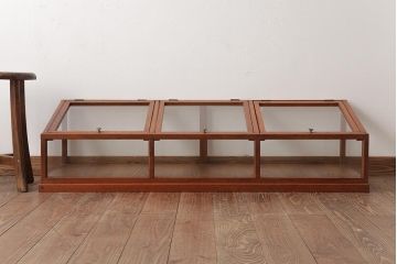 アンティーク家具　ガラス扉　レトロな雰囲気あふれる卓上ガラスケース(ショーケース、陳列棚、コレクションケース)(R-037907)