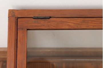 アンティーク家具　ガラス扉　レトロな雰囲気あふれる卓上ガラスケース(ショーケース、陳列棚、コレクションケース)(R-037907)