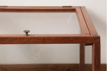 アンティーク家具　ガラス扉　レトロな雰囲気あふれる卓上ガラスケース(ショーケース、陳列棚、コレクションケース)(R-037907)