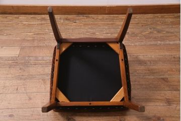ヴィンテージ家具　北欧ビンテージ　G-PLAN(ジープラン)　メッシュバックが珍しいダイニングチェア(椅子)(R-037908)