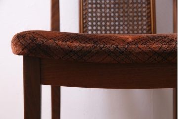 ヴィンテージ家具　北欧ビンテージ　G-PLAN(ジープラン)　メッシュバックがアクセントのダイニングチェア(椅子)(R-037910)