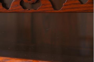 新古品　民芸家具　ニレ無垢材　重厚感と上品さを醸し出す重ね水屋箪笥(収納棚、食器棚、キャビネット)(R-037911)
