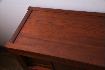 新古品　民芸家具　ニレ無垢材　重厚感と上品さを醸し出す重ね水屋箪笥(収納棚、食器棚、キャビネット)(R-037911)