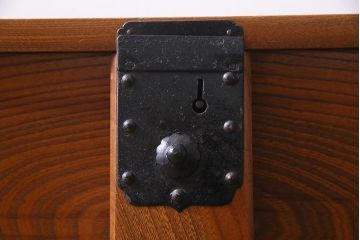 アンティーク家具　和製アンティーク　明治大正期　前面ケヤキ材　和の雰囲気たっぷりのリメイクローチェスト(箪笥、引き出し、ローボード)(R-037914)