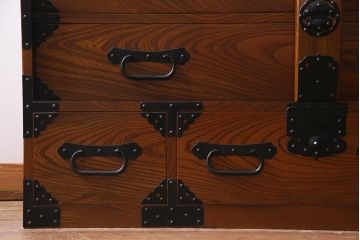 アンティーク家具　和製アンティーク　明治大正期　前面ケヤキ材　和の雰囲気たっぷりのリメイクローチェスト(箪笥、引き出し、ローボード)(R-037914)