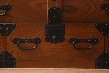 アンティーク家具　和製アンティーク　明治大正期　前面ケヤキ材　和の雰囲気たっぷりのリメイクローチェスト(箪笥、引き出し、ローボード)(R-037914)