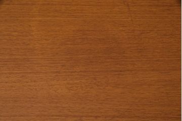 ヴィンテージ家具　北欧ビンテージ　スクエアのデザインが目を引くサイドボード(収納棚、戸棚)(R-037916)