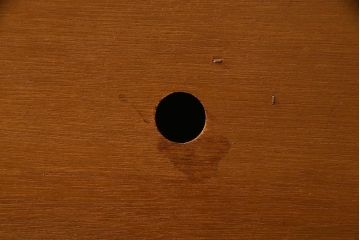 ヴィンテージ家具　北欧ビンテージ　スクエアのデザインが目を引くサイドボード(収納棚、戸棚)(R-037916)