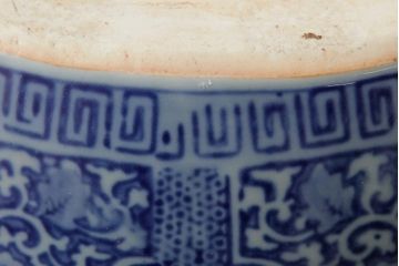 アンティーク雑貨　鶴・松・梅　吉祥文　縁起の良い図柄の窓絵瀬戸火鉢(R-037924)
