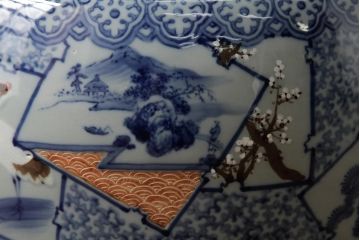 アンティーク雑貨　鶴・松・梅　吉祥文　縁起の良い図柄の窓絵瀬戸火鉢(R-037924)