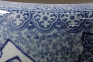 アンティーク雑貨　鶴・松・梅　吉祥文　縁起の良い図柄の窓絵瀬戸火鉢(R-037924)