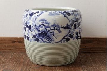 アンティーク雑貨　蔦・山水図　個性を感じさせる和モダンな瀬戸火鉢(R-037926)
