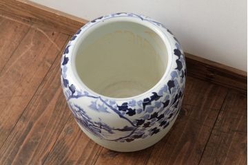 アンティーク雑貨　蔦・山水図　個性を感じさせる和モダンな瀬戸火鉢(R-037926)