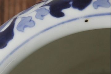 アンティーク雑貨　蔦・山水図　個性を感じさせる和モダンな瀬戸火鉢(R-037926)
