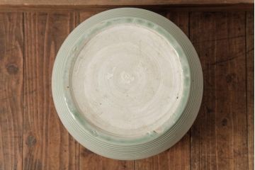アンティーク雑貨　蔦・山水図　個性を感じさせる和モダンな瀬戸火鉢(R-037926)