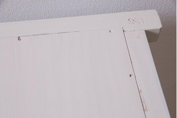 アンティーク家具　モールガラス・当店オリジナルガラス入り　淡い色がおしゃれなペイントキャビネット(収納棚、戸棚)(R-037930)