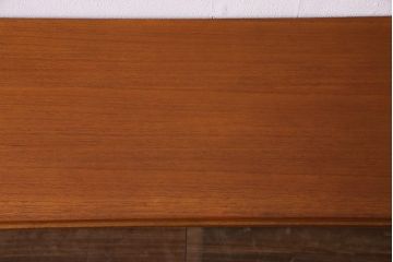 ヴィンテージ家具　北欧ビンテージ　チーク材　すっきりとした佇まいのディスプレイラック(キャビネット、飾り棚)(R-037937)