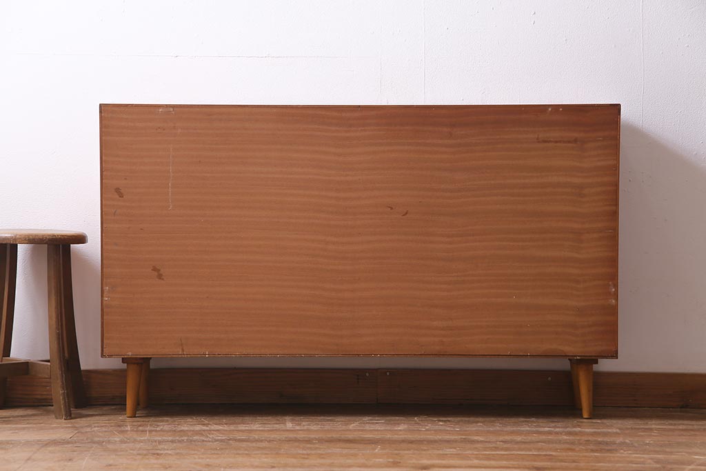 ヴィンテージ家具　北欧ビンテージ　チーク材　すっきりとした佇まいのディスプレイラック(キャビネット、飾り棚)(R-037937)