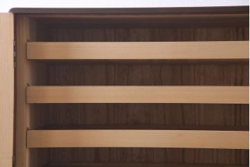 中古　国産　高級品　総桐材　桐紋様金具　しっとりとした佇まいが品のある重ね桐箪笥(和タンス、衣装箪笥、衣装盆付き、桐たんす)(R-037939)